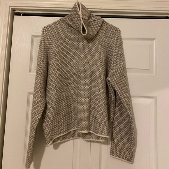 Turtleneck sweater - Picture 1 of 2